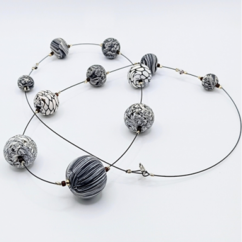  Μακρύ Κολιέ Statement Ασπρόμαυρο Μοτίβο με Ατσαλόσυρμα 