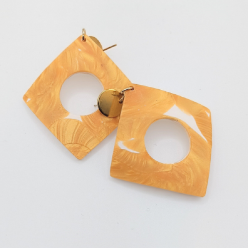 Τετράγωνα σκουλαρίκια χρυσό με λευκά νερά