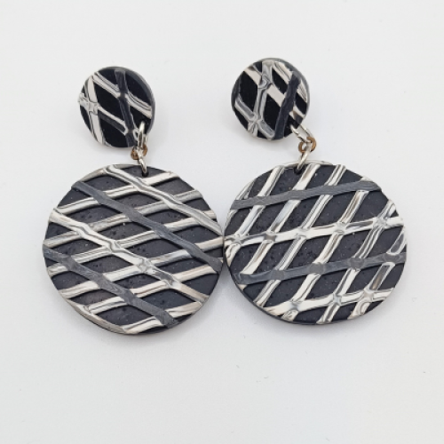  Κρεμαστά Σκουλαρίκια Κρίκοι Ανθρακί με Πλεκτό Μοτίβο (Σκούρο)